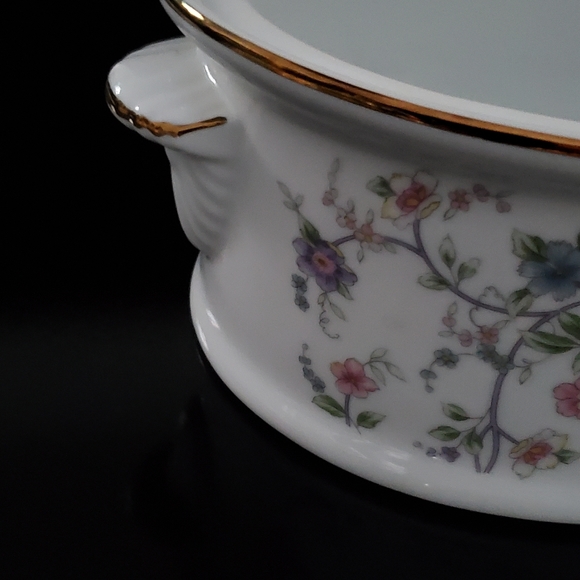 "Corona" Gold Trim 2Qt Casserole Dish Andrea by Sadek - Picture 2 of 15